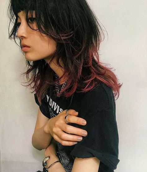 Dyed Strands Of Hair, Edgy Balayage, 2024 Haircolor, Japan Haircut, Dip Dyed Hair, Dyed Ends Of Hair, Dipped Hair, Dyed Tips, Bleached Tips