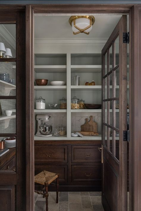 Discover the Charms of an English Country Kitchen in Atlanta Beautiful Pantry, Pantry Inspiration, Rocky Mountain Hardware, Style Pantry, English Kitchens, Country Interior, Butler's Pantry, Pantry Design, French House