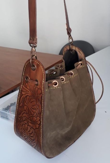 Leather Purse Patterns Free, Classy Handbags For Women, Leather Purse Pattern, Women Hand Bags, Trending Bags, Handmade Leather Work, Handmade Leather Tote, Purse Luxury, Leather Craft Patterns