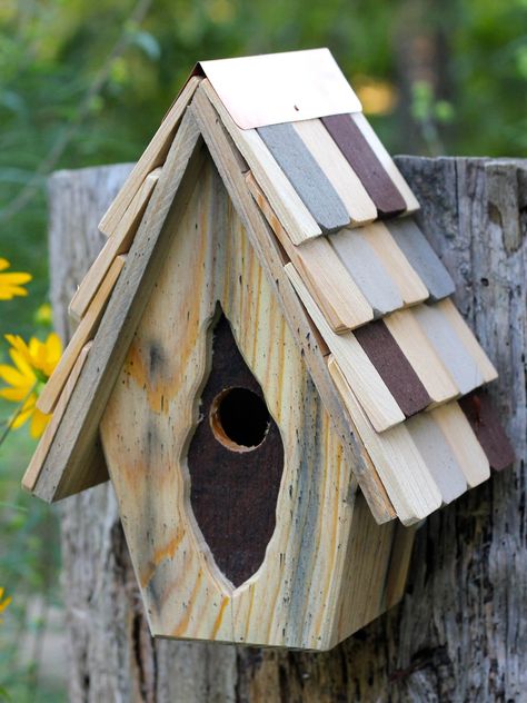 Landscaping That's for the Birds | Gardener's Supply Wren Bird House, Wren House, Wren Bird, Homemade Bird Houses, Bird Houses Ideas Diy, Birdhouses Rustic, Bird House Plans, Unique Bird Houses, Bird House Kits