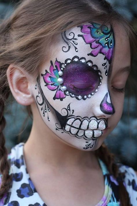 Sugar Skull Face Paint, Fantasy Make-up, Skull Face Paint, Halloween Make-up Looks, Halloweenský Makeup, Sugar Skull Face, Face Painting Stencils, Dead Makeup, Halloween Events