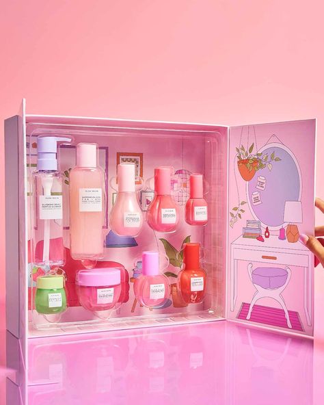 Cute Beauty Products, Skin Care Items List, Beauty Package Design, Cute Skincare Products Packaging, Cute Skincare Products, Preppy Skin Care Fridge, Skincare For 11-12 Yo, Ulta Skincare, Cute Pink Skincare