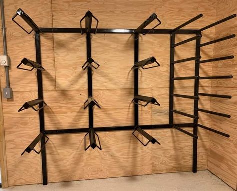 Saddle Blanket Rack, Diy Tack Room, Saddle Pad Rack, Saddle Pad Storage, Horse Blankets Storage, Equine Facility, Tack Room Organization, Horse Tack Rooms, Saddle Racks