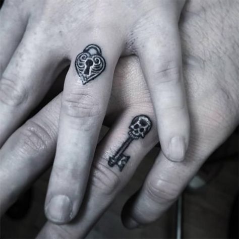 Lock and key 3D wedding ring tattoo Lock Finger Tattoo, Lock And Key Finger Tattoo, Key Lock Tattoo Couple, Lock Key Tattoo Couple, Couple Tattoos Goth, Key And Lock Tattoo Couple, Key Finger Tattoo, Lock And Key Tattoo Couple, Goth Couple Tattoos