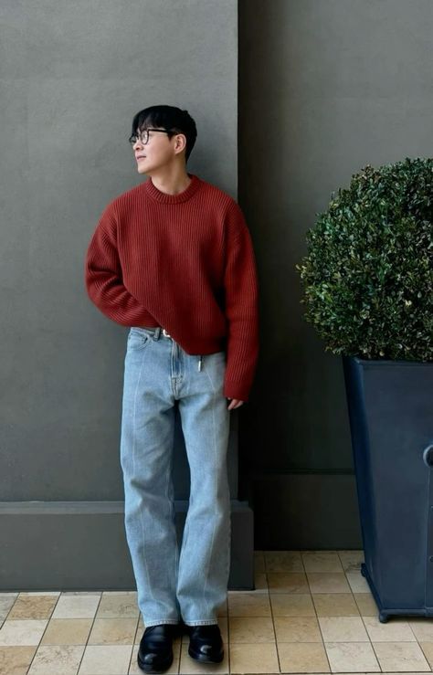 Mens Fall Outfits 2024, Red Sweater Outfit Men, Flair Jeans Outfit, Softboy Outfits, Classy Outfits Men, Mens Casual Outfits Summer, Street Style Outfits Men, Mens Casual Dress Outfits, Men Stylish Dress