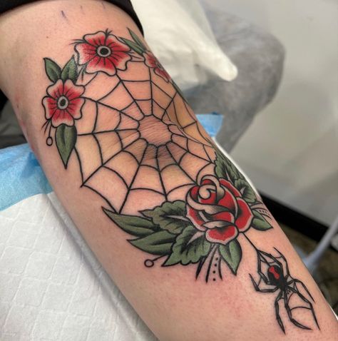 Traditional Style Knee Tattoo, Traditional Spider Tattoo Flash, Elbow Tattoos For Women Traditional, Traditional Elbow Ditch Tattoo, Female Traditional Tattoo, Knee Ditch Tattoo Traditional, Elbow Tattoo Traditional, Traditional Knee Cap Tattoo, Heart Knee Tattoo