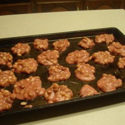 Microwave Peanut Patties Peanut Patties Recipe, Candyland Treats, Microwave Candy, Microwave Foods, Peanut Patties, Easy Christmas Candy, Patty Recipe, Peanut Brittle Recipe, Easy Christmas Candy Recipes