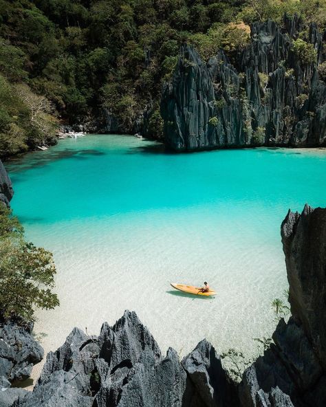 Tropical Sanctuary: Cadlao Lagoon... - Architecture & Design | Facebook Kalanggaman Island, El Nido Palawan Philippines, Philippines Palawan, Palawan Philippines, Another Day In Paradise, Virtual Travel, Asia Travel Guide, Beautiful Places On Earth, Palawan