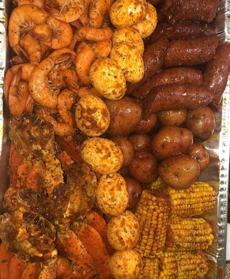 Boil Recipes, Different Types Of Food, Seafood Boil Recipes, Boiled Food, Yummy Seafood, Soul Food Dinner, Food Babe, Seafood Boil, Food Therapy