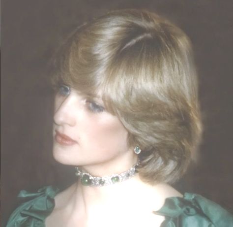 Princess Diana Pfp, The Crown Aesthetic, Diana Icon, Lady Diana Style, Angel From Heaven, Queen Diana, Diana Style, Crown Aesthetic, Princess Diana Fashion