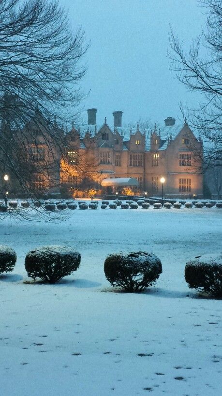 Salve Regina University Wakehurst Student Center Salve Regina University Aesthetic, New England University Aesthetic, University Of Rhode Island Aesthetic, Northeastern University Aesthetic, Rhode Island University, Rhode Island Aesthetic, Salve Regina University, Regis University, Northeastern University Campus