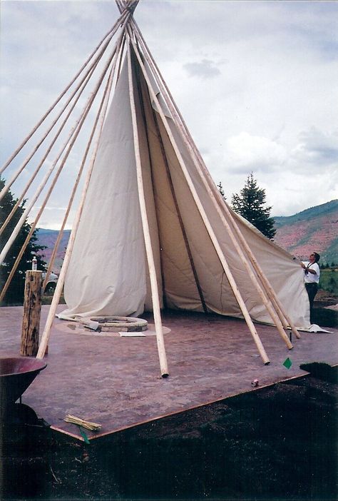 Indoor Teepee, How To Build A Teepee, Diy Sweat Lodge, How To Build A Teepee Outdoors, How To Make Teepee, How To Build A Teepee For School Project, Large Teepee Tent, Bell Tent Platform Diy, Teepee Outdoor