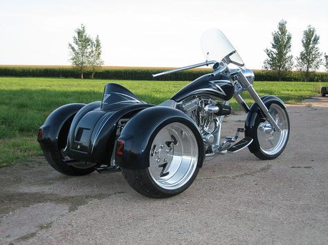 Outlaw Customs - Trike Custom Trikes For Sale, Motorcycle Trike Kits, V8 Trike, Motorcycle 3 Wheels, Trike Harley, Harley Davidson Trike For Sale, Trike Chopper, Custom Bike Parts, Rewaco Trike