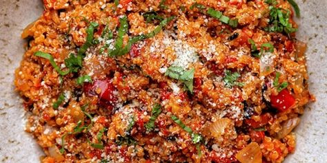 Roasted Red Pepper Quinoa, Red Quinoa Recipes, Red Pepper Quinoa, Pepper Quinoa, Side Dishes For Salmon, Piquillo Peppers, Red Pepper Paste, Roasted Red Pepper Sauce, Red Quinoa