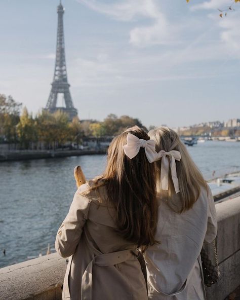 Grace Shadrack, Emily In Paris Aesthetic, Home Sanctuary, Girl In Paris, Parisian Aesthetic, Paris Dream, Fotos Ideas, Parisian Life, Paris Pictures