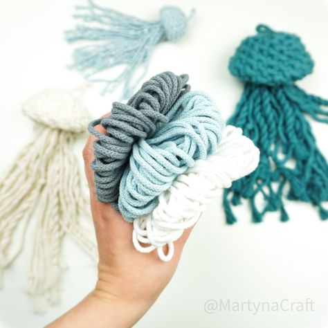 What color would you make your jellyfish? Macrame Jellyfish Tutorial, Macrame Jellyfish, Jellyfish Tutorial, Macrame Sea, Medusa Jellyfish, Macrame Wall Hanging Patterns, Diy Macrame, Macrame Ideas, Macrame Tutorial