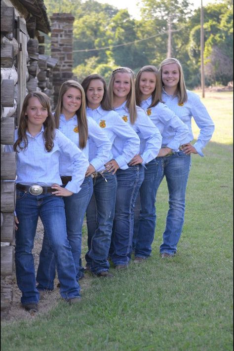 FFA officer professional pictures cool. Morgan Craig!! I think i know her.. Haha Ffa Official Dress, Ag Education, Ag Teacher, Official Dresses, Agriculture Education, Team Pictures, Senior Poses, Ffa, Celebrity Tattoos