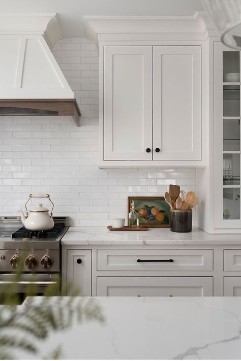 70+ White Cabinets with WHITE COUNTERTOP – ( Going out of style? ) Backsplash For White Cabinets, Backsplash Trends, Backsplash With White Cabinets, Kitchen Backsplash Trends, White Shaker Kitchen Cabinets, White Shaker Kitchen, White Shaker Cabinets, Kitchen Backsplash Designs, White Countertops