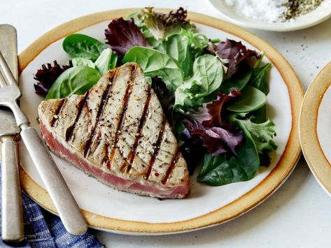 Grilled Tuna Steaks Grilled Tuna Recipes, Grilled Tuna Steaks Recipes, Fresh Tuna Recipes, Tuna Steak Recipe, Healthy Bbq Recipes, Seafood Salads, Grilled Tuna Steaks, Tuna Steak Recipes, Grilled Fish Recipes