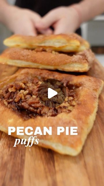 Pecan Pie Puff Pastry, Pecan Puff Pastry, Thanksgiving Dessert Tray, Puff Pastry Cookies, Recipes Using Puff Pastry, Pecan Pie Cookies, Pie Decoration, Baked Cakes, Pecan Tarts