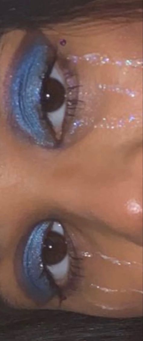 Euphoria Tema, Euphoria Glitter Tears, Euphoria Moodboard, Euphoria Themed Makeup, Starry Makeup, Euphoria Glitter, Euphoria Hair, Euphoria Inspired Makeup, Euphoria Theme