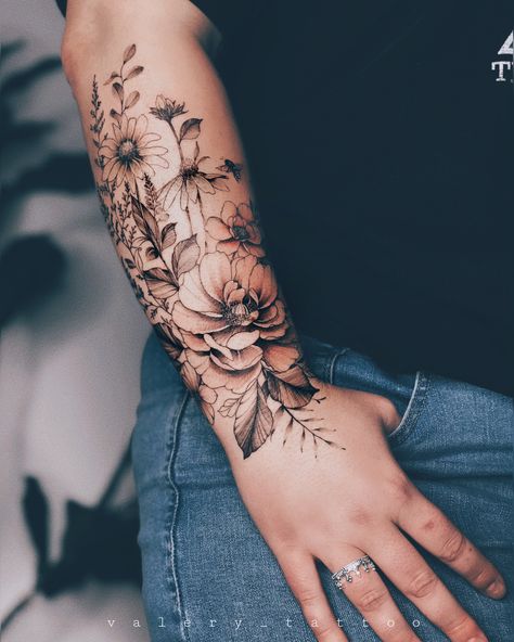 Women's Forearm Tattoo Ideas, Nature Shoulder Tattoos For Women, Wild Flower Tattoo Sleeve, Nature Arm Tattoo, Wildflower Half Sleeve Tattoo, Wildflower Sleeve Tattoo, Sleeves Tattoos, Vintage Floral Tattoos, Nature Sleeve