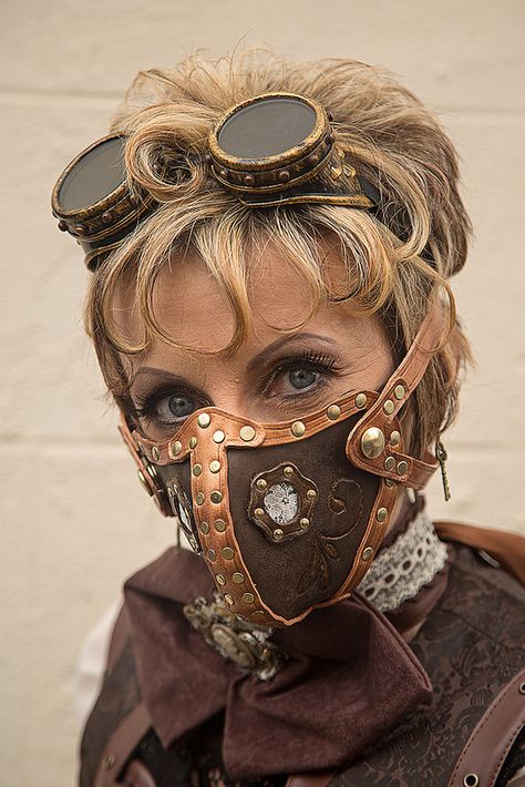 Steam Punk Doctor, Masked Woman Art, Steampunk Masks, Steampunk Face Mask, Peter And The Starcatcher, Steampunk Items, Steampunk Couture, Mouth Mask Fashion, Steampunk Mask