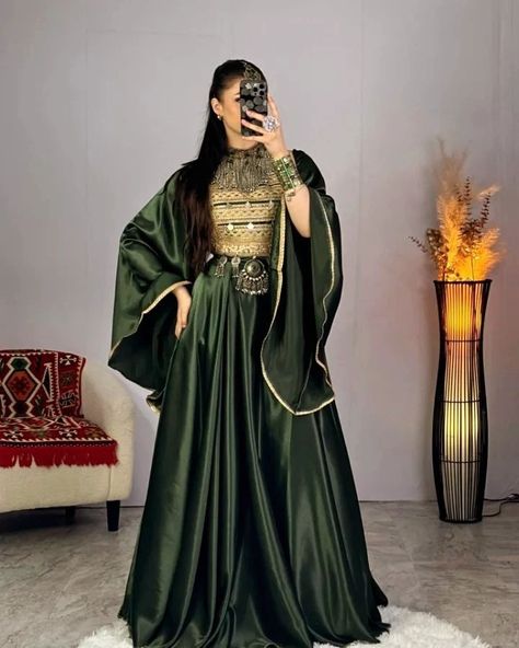 Afghan Dress for women DM To Place An Order WhatsApp +92 316 5279262 For more details please DM to place an order colour can be changed 𝐒𝐡𝐢𝐩𝐩𝐢𝐧𝐠: 𝐖𝐨�𝐫𝐥𝐝𝐰𝐢𝐝𝐞 𝐃𝐇𝐋, 𝐒𝐤𝐲𝐧𝐞𝐭, 𝐅𝐞𝐝𝐄𝐱 . . . #aryanasayeed #kuchidress #afghansinger #afghandresses #afghanclothes #afghanmodel #aryanasayeedofficial Afghan Beauty Women, Afghan Dresses Modern, Dress For Eid, Afghan Wedding Dress, Cultural Wear, Afghani Dresses, Homemade Dress, Afghani Clothes, Arabian Dress