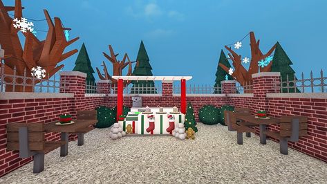 Bloxburg Christmas Entrance, Bloxburg Christmas, Christmas Entrance, Treat Stand, Winter Treats, Exterior Home, Christmas Town, Town Center, Winter Time