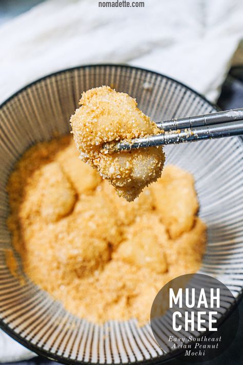 Peanut Mochi Recipe, Mochi Recipe Easy, Singapore Cuisine, Peanut Mochi, Muah Chee, Sticky Rice Balls, Warabi Mochi, Singapore Hawker, Asian Sides