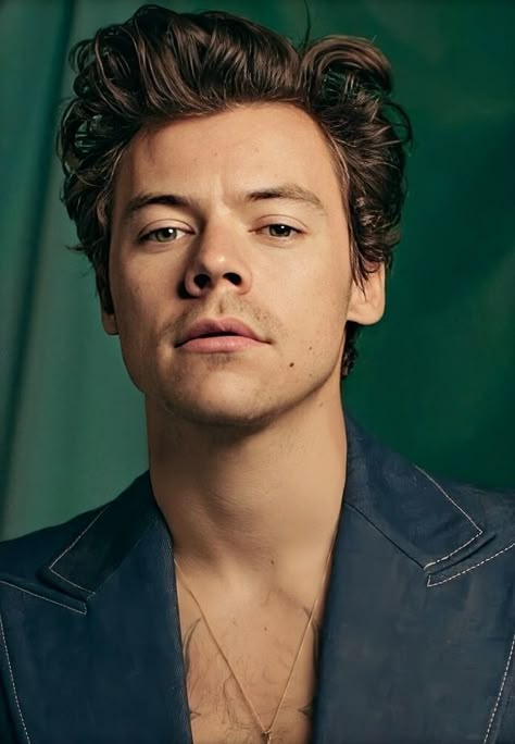 Harry Styles Lights Up, Harry Styles Hair, Harry Styles Lockscreen, Haikou, Harry Styles Wallpaper, Harry Styles Pictures, Harry Styles Photos, Mr Style, Poses References