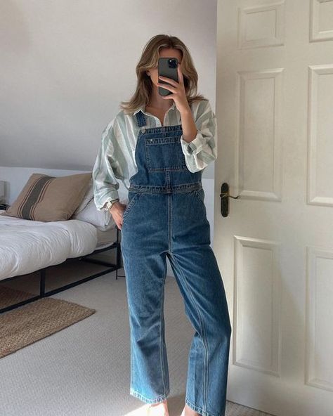 Jeans Overall Outfit, Amy Ward, Overall Outfit, Look Of The Day, Dream Style, Dungarees, Girls Jeans, New Life, Summer Style