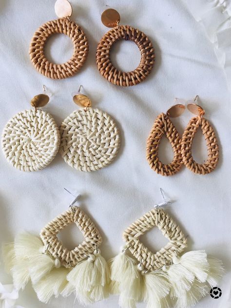 Woven Earrings Diy, Rattan Jewelry, Easy Diy Earrings, Crochet Earring Patterns, Amazon Earrings, Rattan Earrings, Fancy Crochet, Art Macramé, Crochet Placemat Patterns