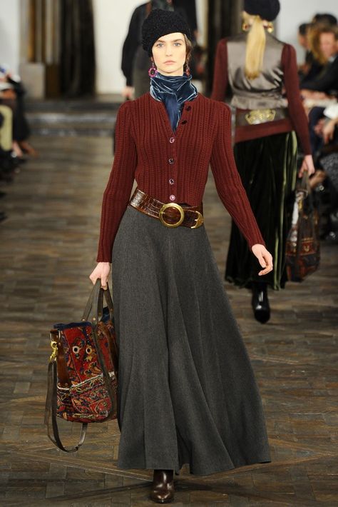 Ralph Lauren RTW Fall 2013 - Slideshow Long Grey Skirt, Dublin Street, 2014 Fashion Trends, Ralph Lauren Fall, Model Runway, 2014 Trends, Ralph Lauren Style, Fashion Trends Winter, Looks Street Style