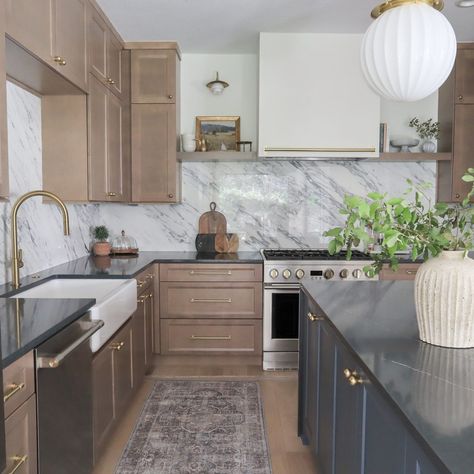 Kitchen – The Smitten Collective Kitchen Design Marble, Marble Kitchen Design, Classic Kitchen Decor, Modern Classic Kitchen, Dark Counters, Kitchen Renovation Design, Modern Kitchen Renovation, Elegant Kitchen Design, Dark Countertops