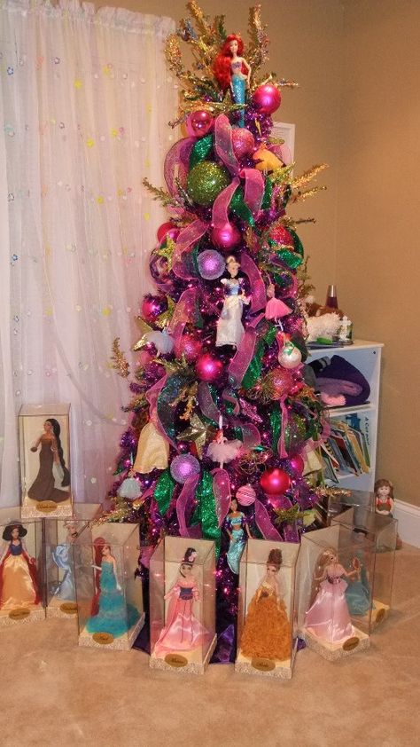 If I only had a girl!    Disney Princess Christmas Tree! #DisneyPrincessWMT Disney Princess Christmas Tree, Rapunzel Christmas, Princess Christmas Tree, Disney Christmas Tree Decorations, Disney Princess Christmas, Barbie Christmas Tree, Barbie Rapunzel, Holiday Desserts Christmas, Holiday Baking Christmas