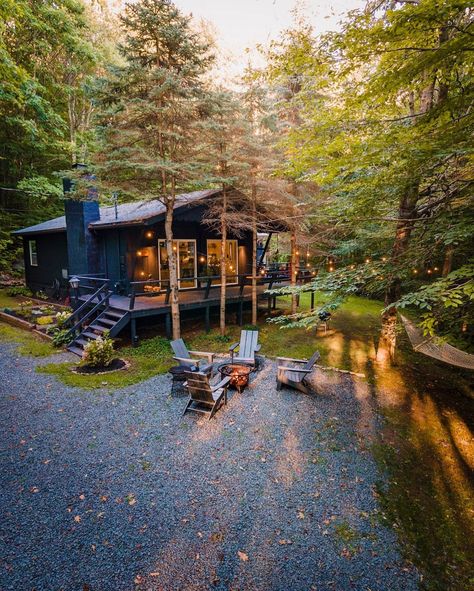 Summer Cabin, River Cabin, Wooden Cottage, Cottage Style Homes, Cabin Living, Have Inspiration, Lake Cabins, Valley View, A Cabin