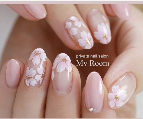 Peonies Nails Design, Sakura Nails Design Simple, Peony Nails Design, Cherry Blossom Nails Simple, Sakura Inspired Nails, Ombré Flower Nails, Cherry Blossom Gel Nails, Korean Nail Art Spring, Nail Art Cherry Blossom