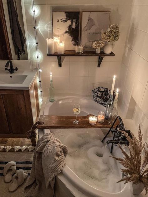 Cozy Bath, Cozy Bathroom, Guest Bedroom Design, Bathtub Decor, Aesthetic Bathroom, Creative Home Decor, Dream Bathroom, Aesthetic Room Decor, Dream Home Design