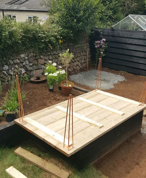 Diy Garden Table, Garden Diy Furniture, Scaffold Boards, Diy Dining, Diy Garden Furniture, Pallet Garden, Pallets Garden, Todo List, Wood Pallet Projects