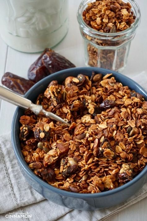 Honey Granola Bar Recipe, Date Granola, Honey Granola Recipe, Granola Bar Recipe, Homemade Granola Recipe, Easy Homemade Granola, Honey Granola, Granola Recipe Homemade, Gluten Free Granola