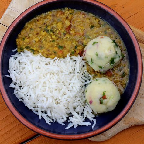 Bengali Mashed Potatoes, classic comfort food at its easiest. Bangladeshi Food, Bengali Food, Desi Food, India Food, Indian Food Recipes Vegetarian, Indian Cooking, Vegan Dishes, Curry Recipes, International Recipes