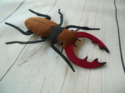 Felt Insects, Felt Stuffies, Bug Toys, Planet For Kids, Stag Beetle, Cool Presents, Plushie Patterns, Space Toys, Felt Pattern