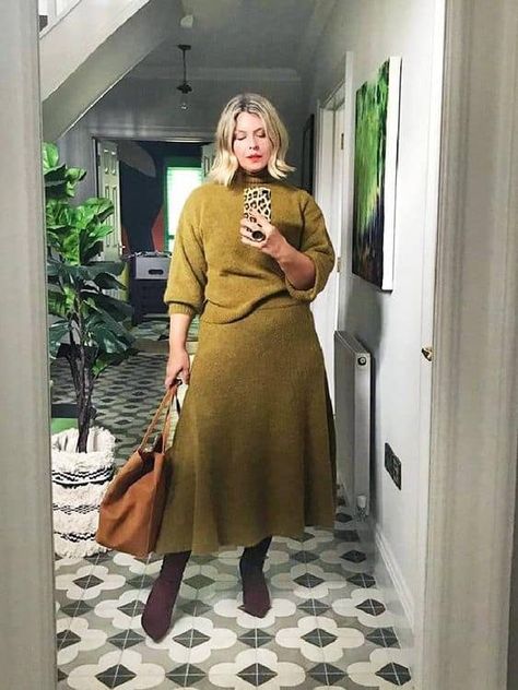 18 Simple Fall Outfit Ideas with Green » Lady Decluttered Knitwear Trends, Simple Fall Outfits, Co Ords, Winter Trends, Autumn Outfit, Curvy Outfits, Fashion Editor, Mode Inspiration, Curvy Fashion