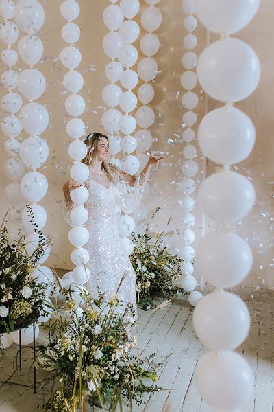 Linking balloons, 33 cm, white (1 pkt / 20 pc.) Big White Balloons Wedding, Wedding With Balloons Decoration, White Party Decorations Outdoor, On Cloud Nine Wedding Theme, White Out Party Decorations, Elegant Balloon Decor, All White Balloon Backdrop, Balloon Arch Wedding Receptions, Bridal Shower Balloon Ideas