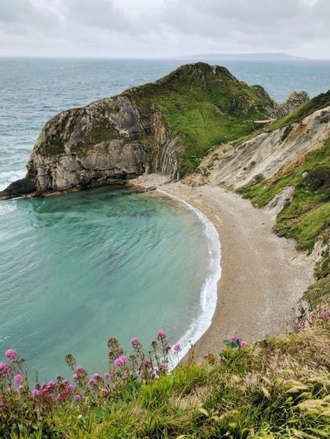 France By Train, Cool Restaurants, Lulworth Cove, Durdle Door, Jurassic Coast, Bordeaux France, Instagrammable Places, What To Eat, England Travel