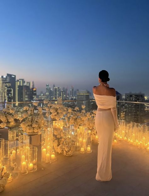 Kourtney Kardashian Proposal, Rooftop Wedding Aesthetic, Greece Proposal, Proposal Outfits For Her, Rooftop Engagement Party, Private Proposal Ideas, Proposal Aesthetic, Proposal Outfit, Rooftop Proposal