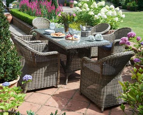 Patio Surfaces, Country House Garden, Garden Dining Table, Outdoor Dinner Parties, Luxury Outdoor Furniture, Budget Garden, Alfresco Dining, Outdoor Dinner, Garden Dining