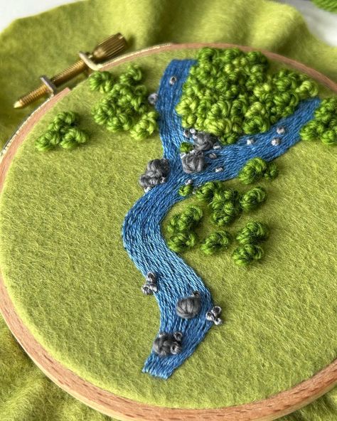 Bush Embroidery, Grass Embroidery, Golden Rod Embroidery, Embroidery Nature Scene, River Textile Art, Wool Felt Projects, Vintage Embroidery, Hoop Art, Felting Projects