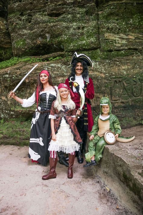 Best Family Halloween Costume Ideas for 2016 Big Family Halloween Costumes, Halloween Costumes Ideas Scary, Captain Hook Halloween Costume, Captain Hook Halloween, Captain Hook Costume, Halloween Kids Crafts, Family Halloween Costume Ideas, Halloween Couple Costumes, Iconic Halloween Costumes